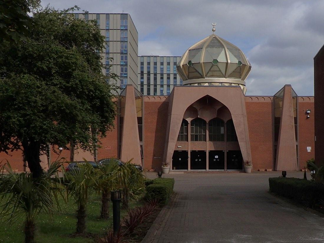 Glasgow Central Mosque, one of the mosques in the British Muslim Trust's count, seen from the path to its entrance in June 2019