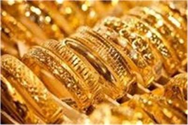 Gold Slips as Oil Prices Rise, Keeping Interest Rates Elevated in Lebanon-Linked Tensions