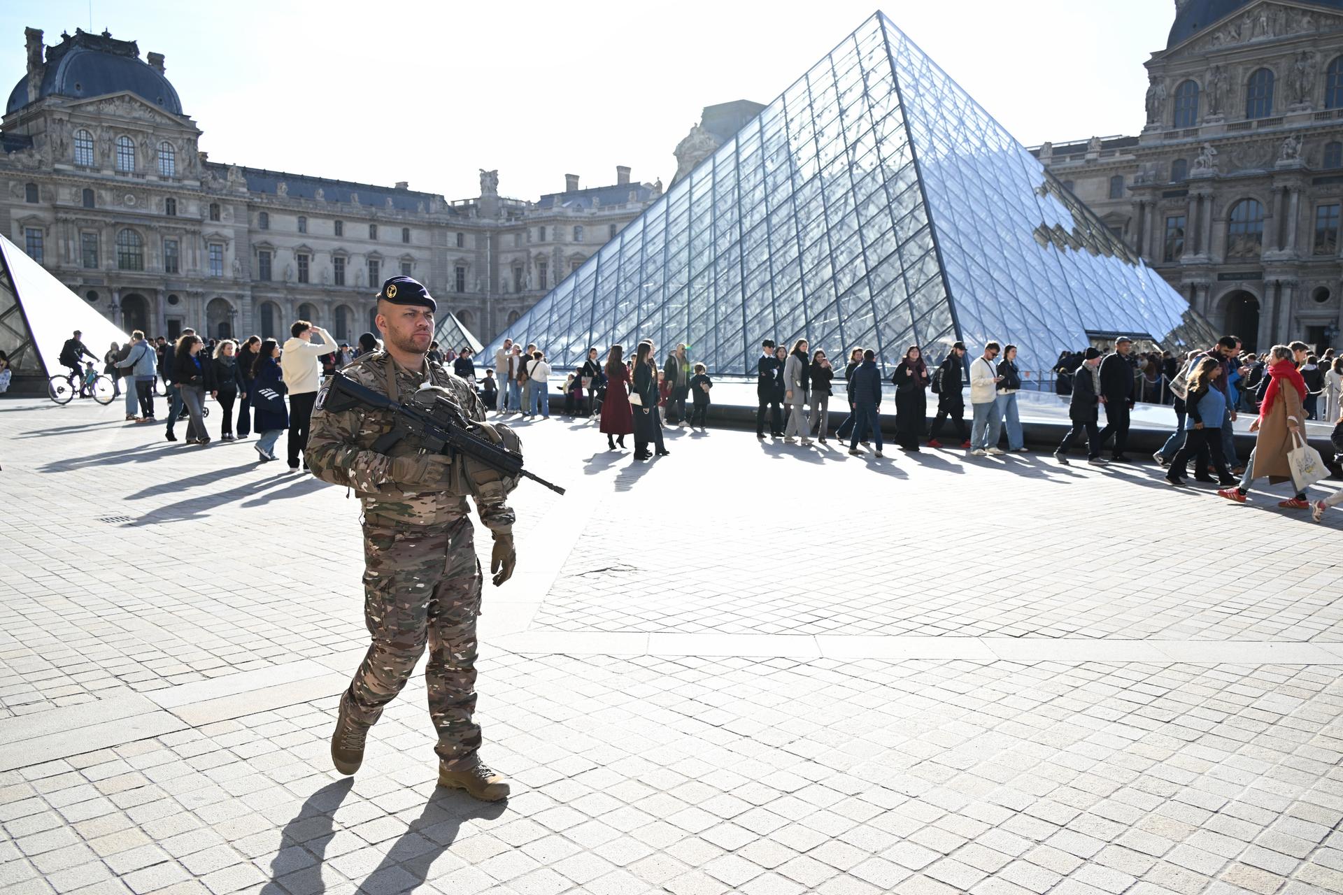 Petty Criminals Steal Priceless Jewels from Louvre in Daytime Heist