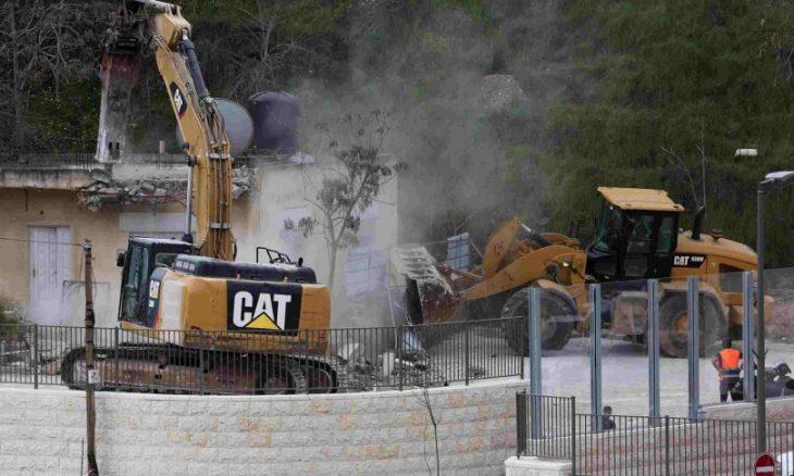 Israeli Bulldozers Demolish UNRWA Headquarters in East Jerusalem After Forces Arrive