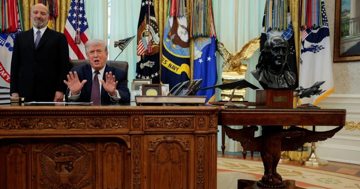 Trump Sets Two-Week Iran Exit, Shifts Hormuz Responsibility to Allies