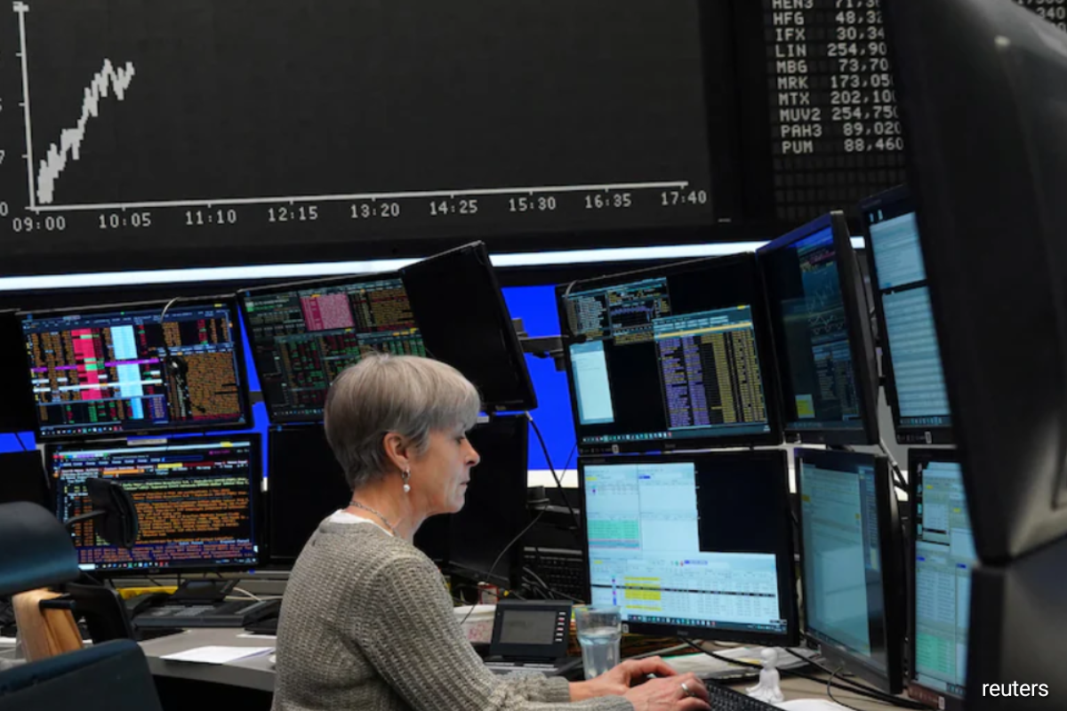 Middle East Conflict Sends German Investor Morale to a Year Low