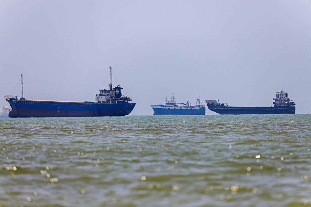 Iran Demands U.S. Withdraw Naval Blockade Before Reopening Strait of Hormuz