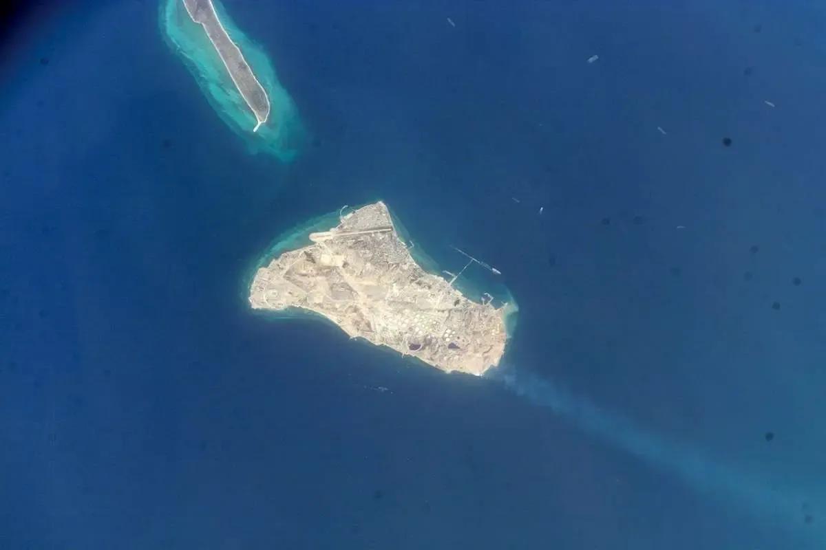 US Conducts Second Bombing of Iran's Kharg Island as Trump Deadline Looms