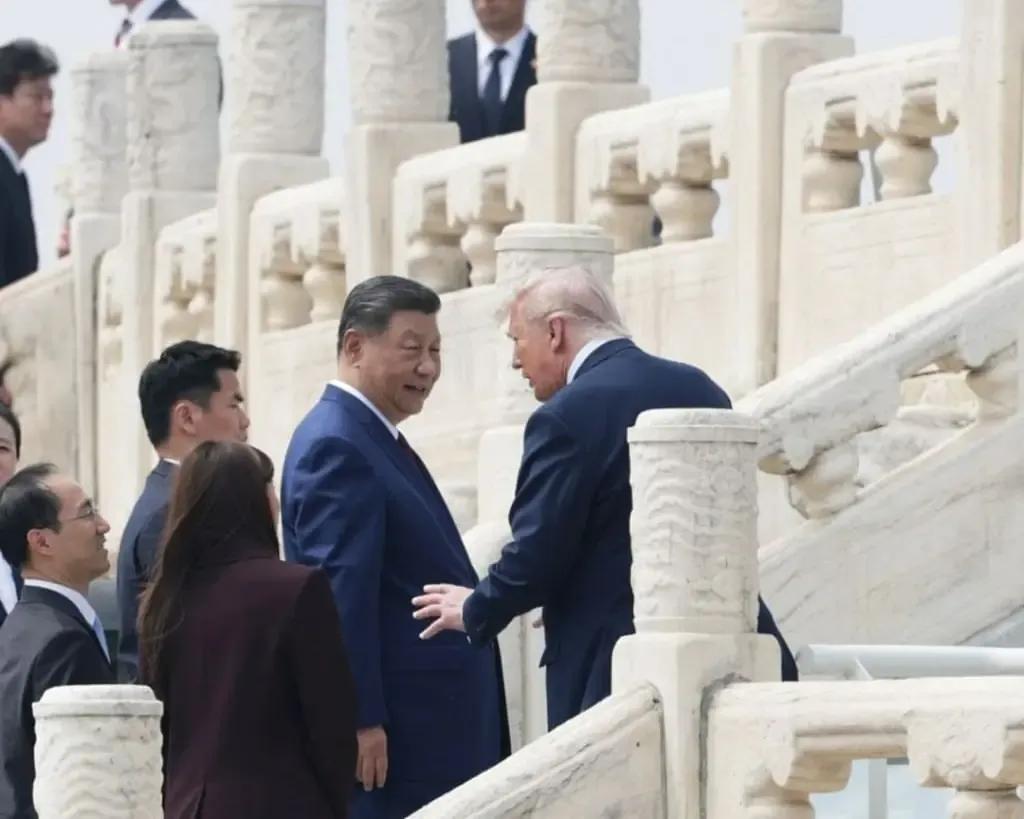 Trump and Xi Jinping Agree Strait of Hormuz Must Remain Open Amid Iran Shipping Escalation