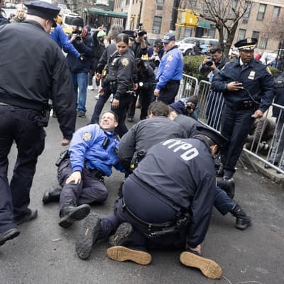 Emir Balat, Ibrahim Kayumi Throw Homemade Bombs Near Gracie Mansion; NYPD Calls ISIS-Inspired Terrorism