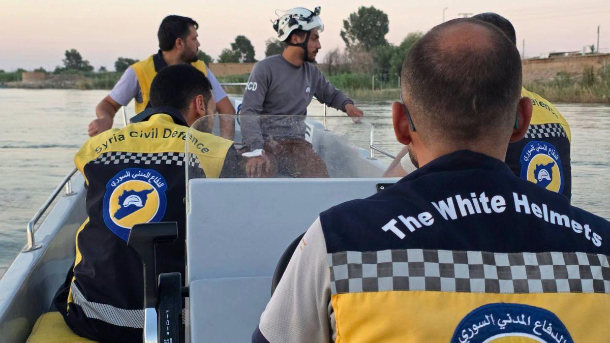 Ferry Sinks in Syria’s Deir ez-Zor After Colliding With Temporary Military Bridge