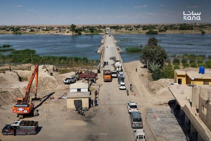 Rehabilitation of the earthen bridge in Deir ez-Zor... a temporary solution and crossing 'the political' after a year