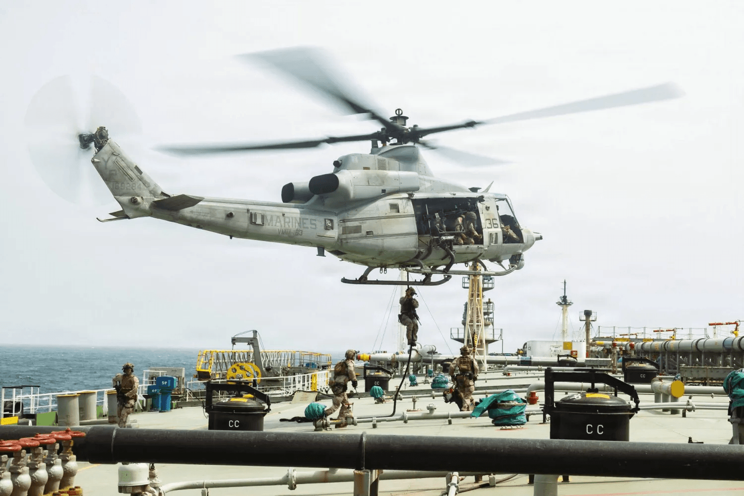 US Strikes Iran for Seventh Straight Night, IRGC Targets US Unmanned Boat Storage in Bahrain