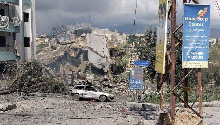 Fragile US-Iran Ceasefire Faces Immediate Strain as Hormuz Remains Blocked