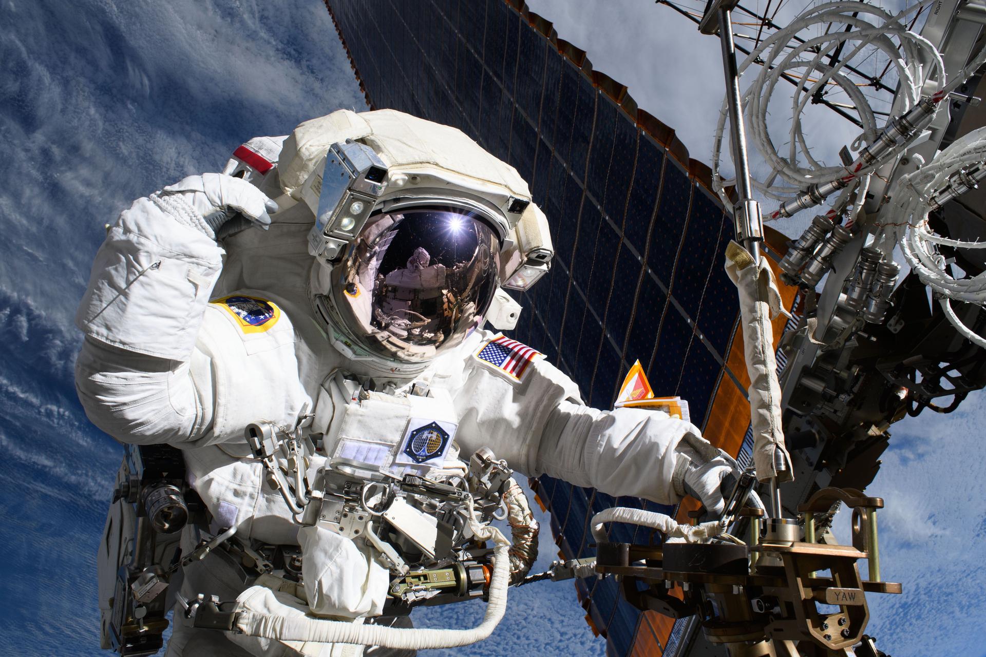 NASA Flies Four Astronauts Home in First ISS Medical Evacuation, Leaves Three Crew Members Aboard