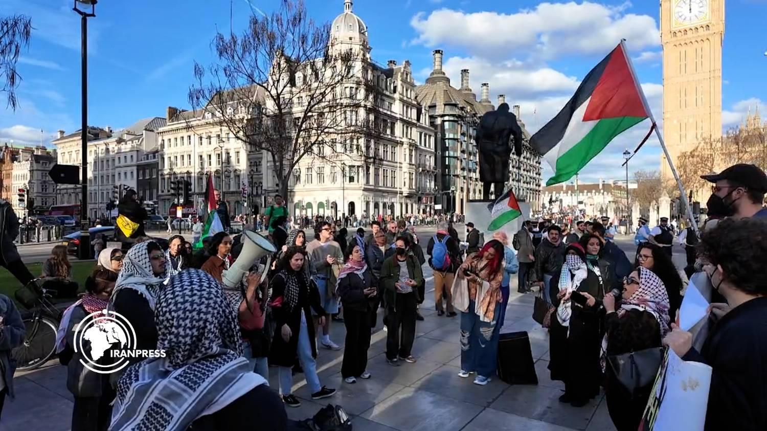 Palestinian activists hold vigil at 10 Downing Street demanding justice for prisoners