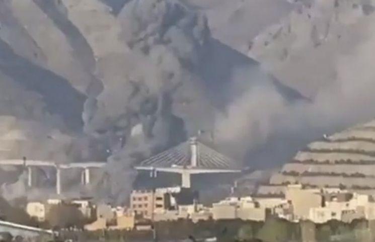 Trump Bombs Karaj Bridge, Kills 8; Iran Threatens Gulf-Wide Retaliation