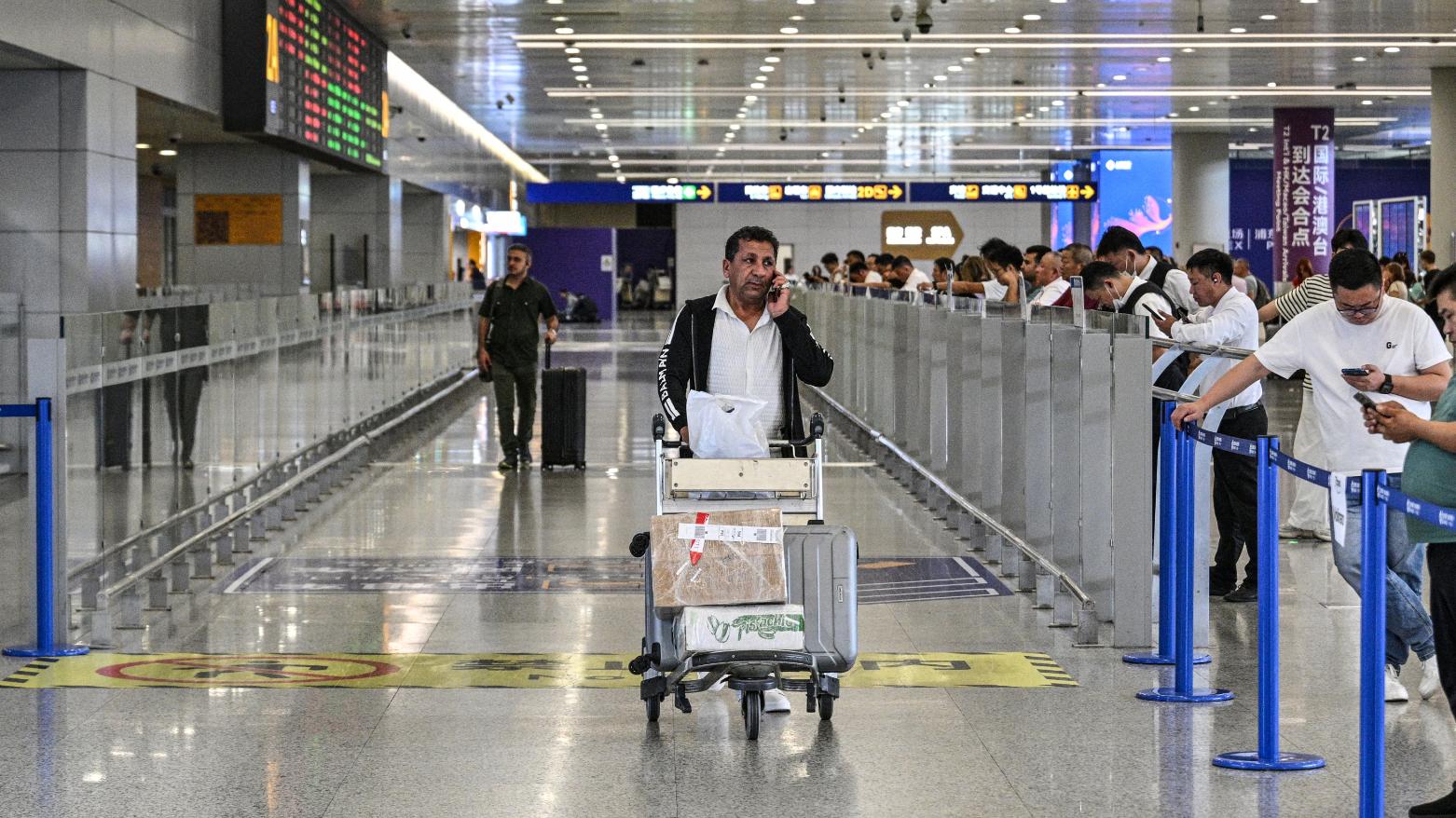Iran Threatens Neighbors Over U.S. Sanctions, UAE And Iraq Halt Iranian Flights