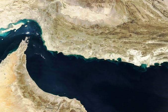 Iran Demands U.S. Lift Naval Blockade, Unfreeze Assets Before Hormuz Reopens With Oman