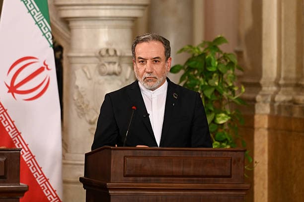 Araghchi: No Ceasefire That Repeats Past Scenarios; Hormuz Open to Non-Aggressors