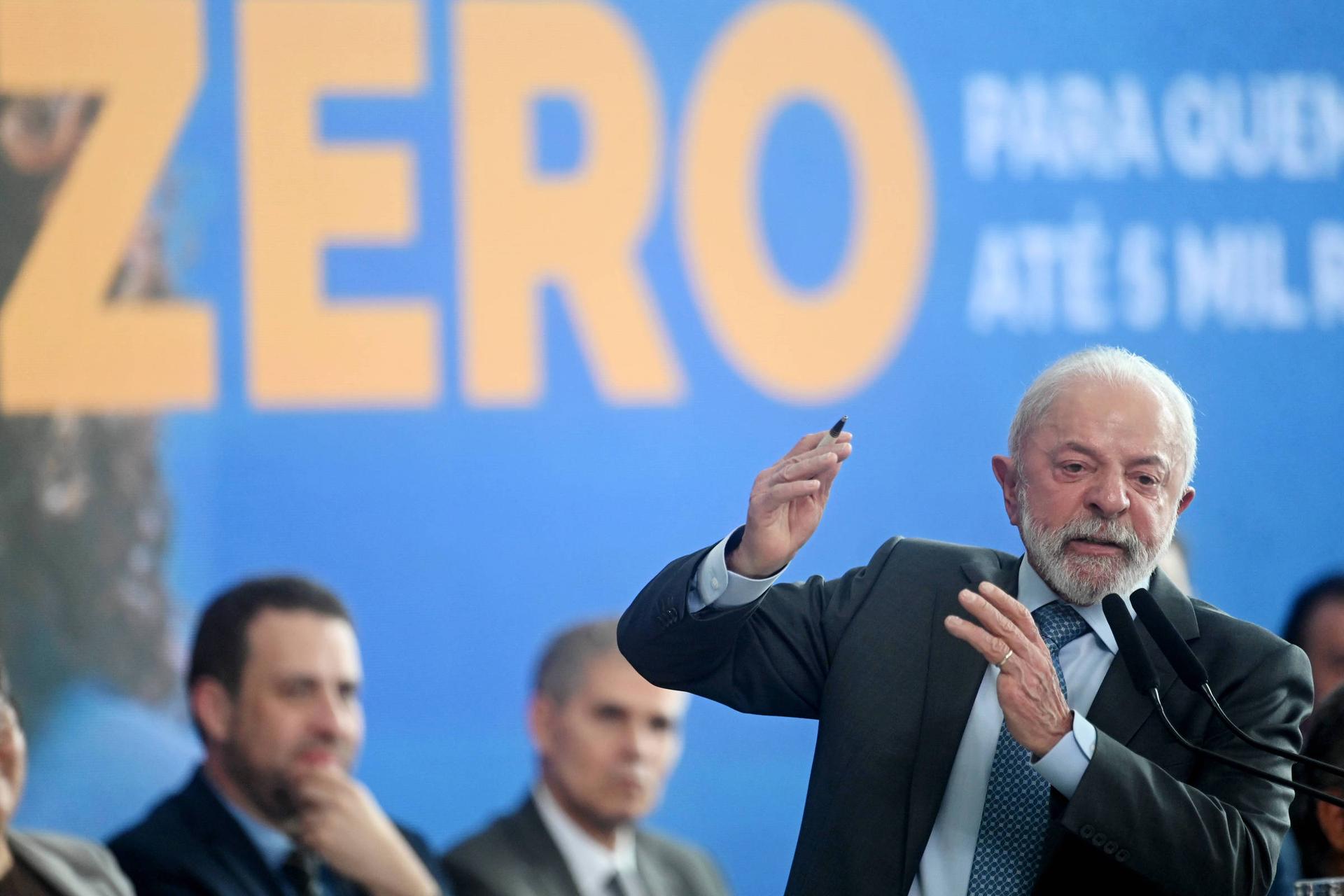Image from Folha de S.Paulo