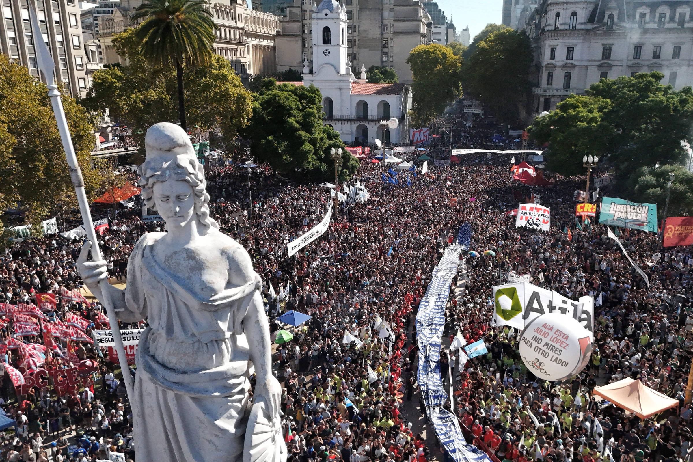 Image from Folha de S.Paulo