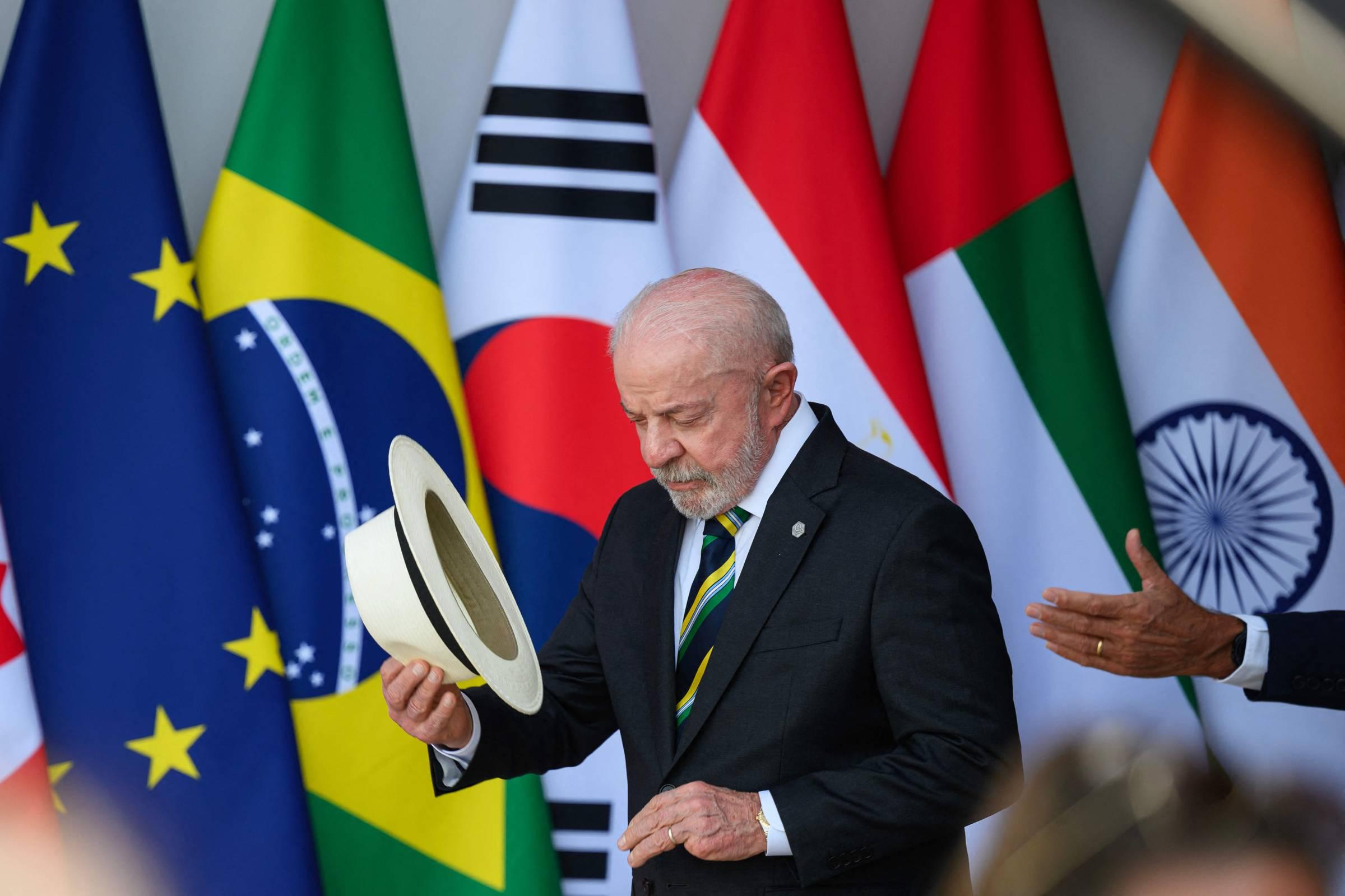 Image from Folha de S.Paulo