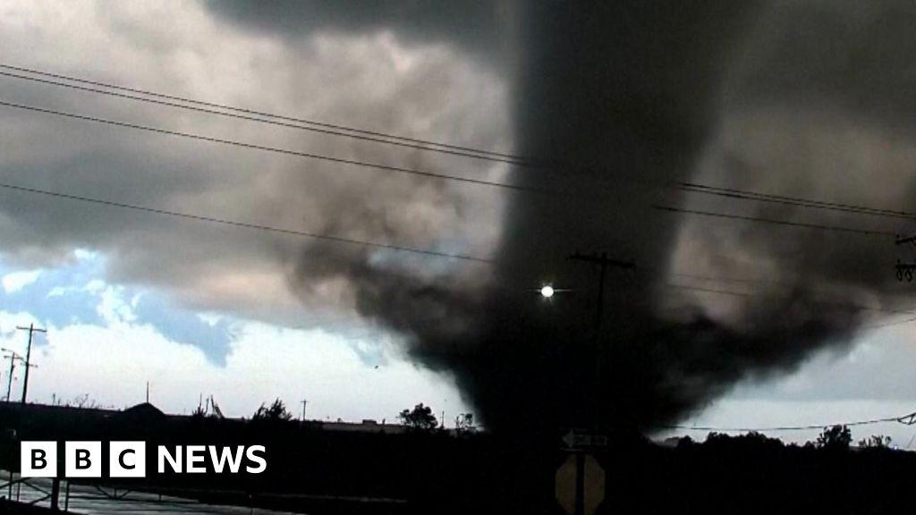 EF-4 Tornado Strikes Enid, Oklahoma, Damaging Gray Ridge Homes and Obstructing Highway 81