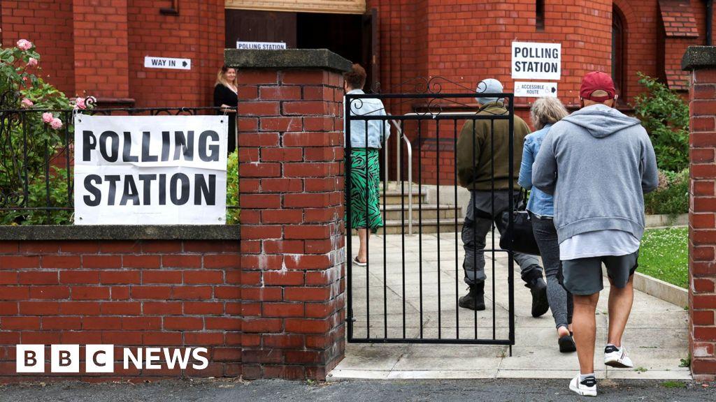 Polls Close In Makerfield By-Election As Andy Burnham Challenges Keir Starmer