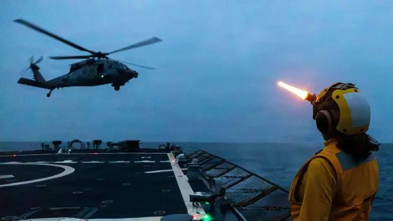 U.S. Navy MH-60S Sea Hawk Makes Emergency Water Landing in Arabian Sea, One Missing