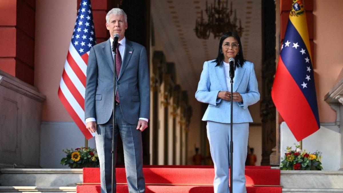 U.S. Energy Secretary Wright Pushes Dramatic Increase in Venezuela Oil Output During Tour With Interim President Rodriguez