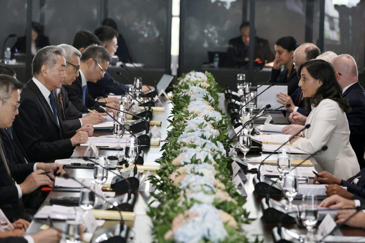 Wang Yi Calls Mark Carney’s Beijing Visit a Turning Point for Canada-China Ties