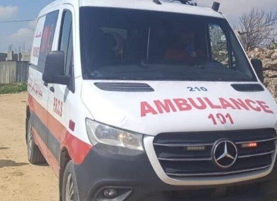 Israeli settlers attacked a Palestinian man’s vehicle near Al-Lubban Ash-Sharqiya, injuring him