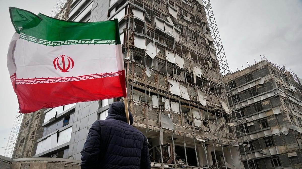 Pakistan Offers to Host US-Iran Talks to De-Escalate Gulf War