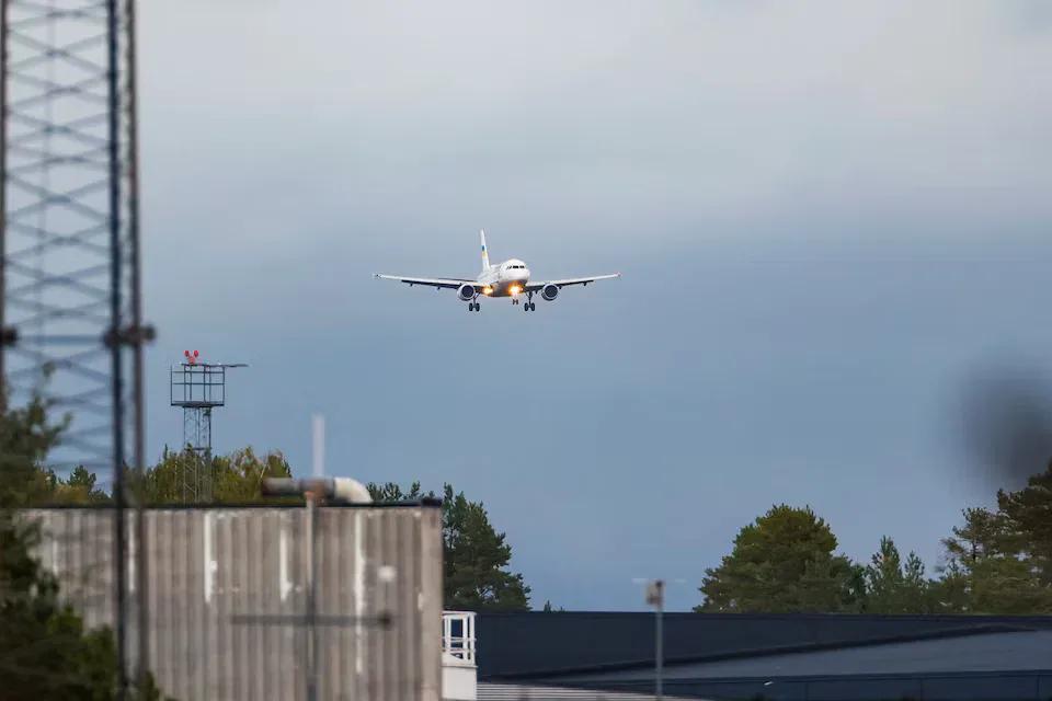 Russian Drone Almost Hits Zelenskyy Plane as Moldova Airspace Closes, Norwegian PM Says