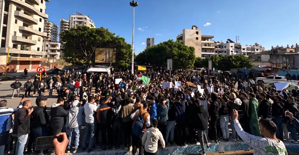 Unknown Attackers Bomb Alawite Imam Ali Mosque in Homs, Kill 8 During Friday Prayers
