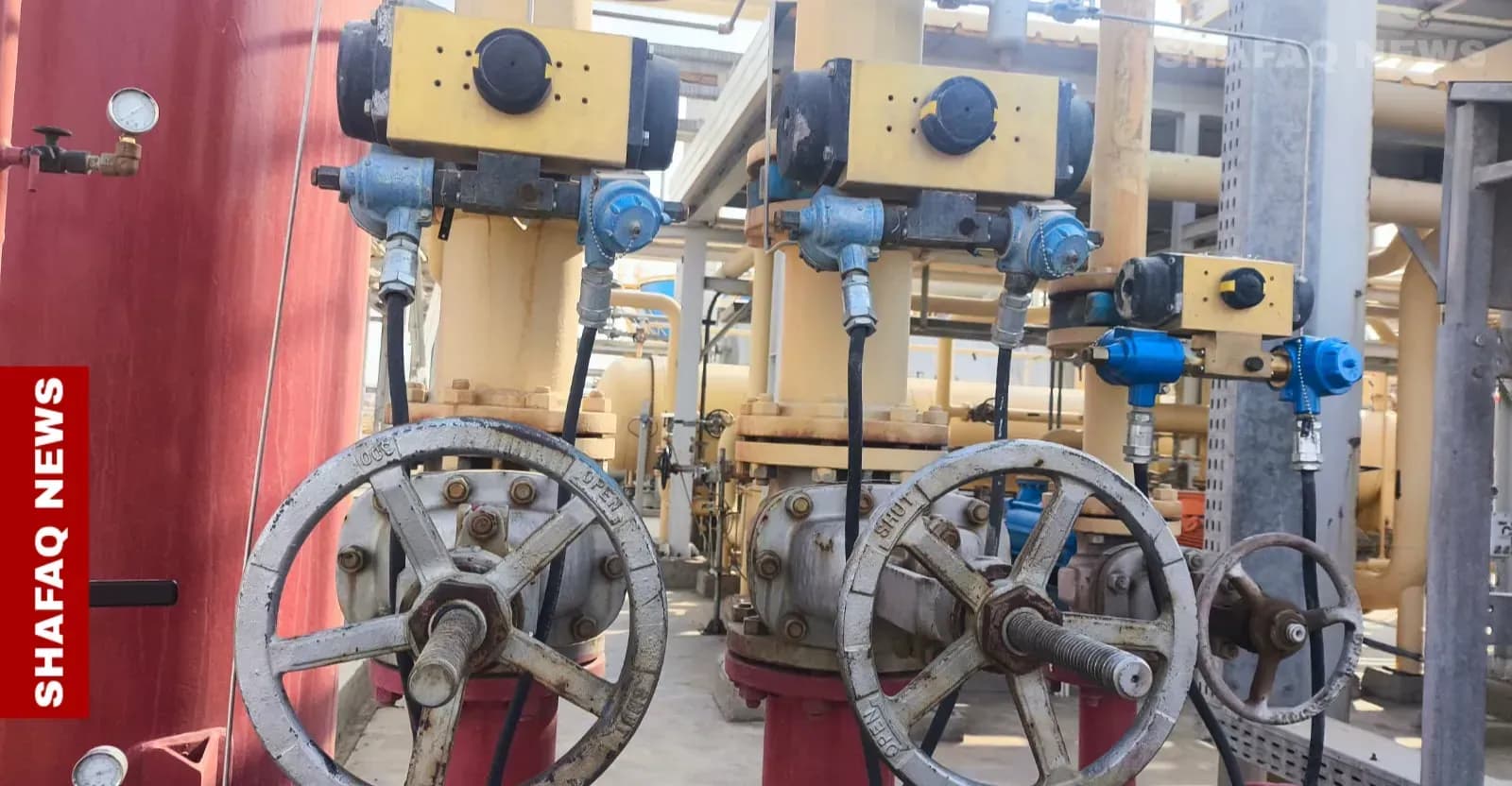 Iran's Strait of Hormuz blockade halts Iraqi exports, slashes oil production 70%