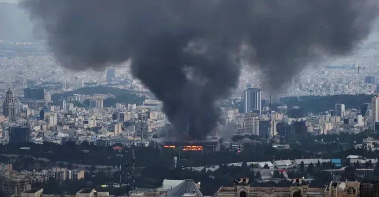 Iranian Missiles Strike Israel as US Threatens Wider War