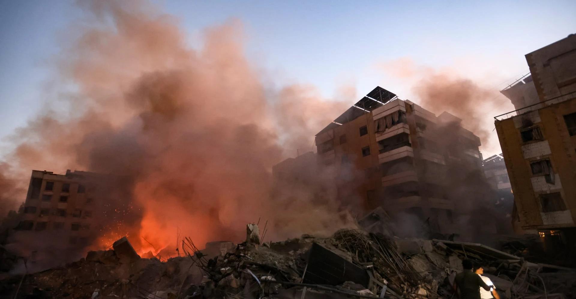 Israeli Artillery Shelling Continues in Southern Lebanon After Israel-Hezbollah Ceasefire Takes Effect