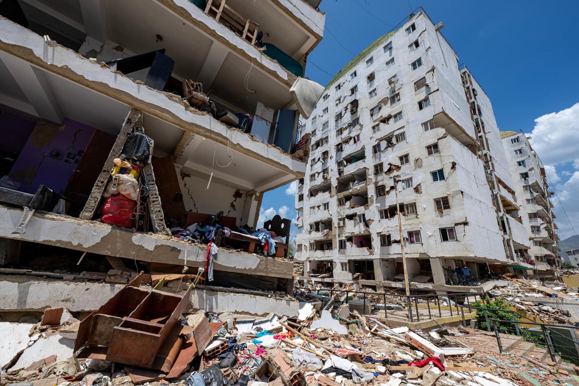 US Deportation Flight Lands in Venezuela Hours Before Earthquakes Kill Abelardo Rincón