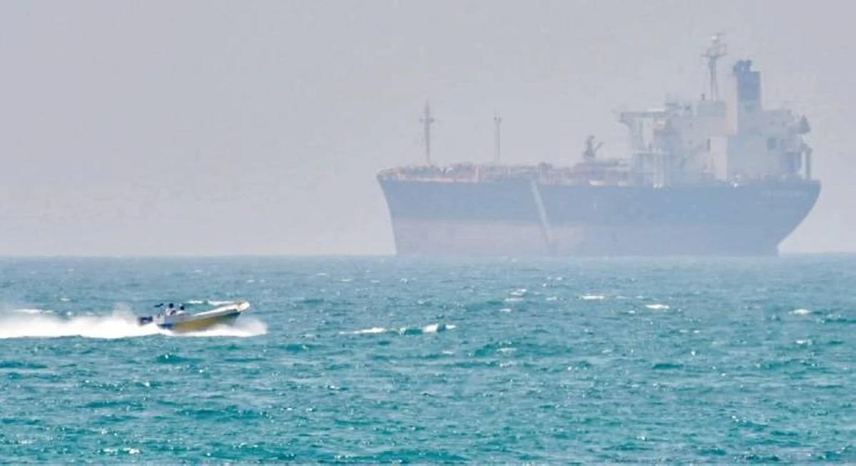 Iran Begins Collecting Strait of Hormuz Transit Fees, Deposits First Revenue in Central Bank