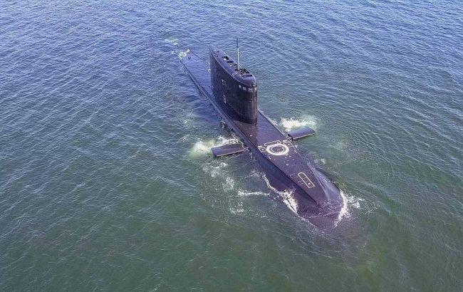 Ukraine Destroys Russian Submarine in Novorossiysk Port With Underwater Drones