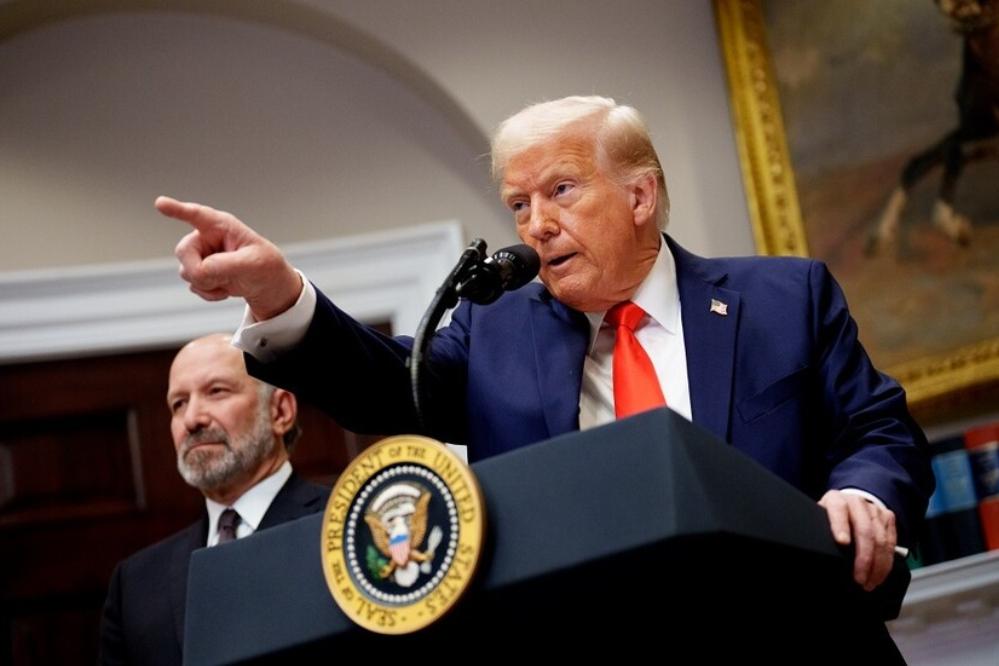 Donald Trump Threatens To Bomb Oman Over Strait Of Hormuz Collaboration With Iran