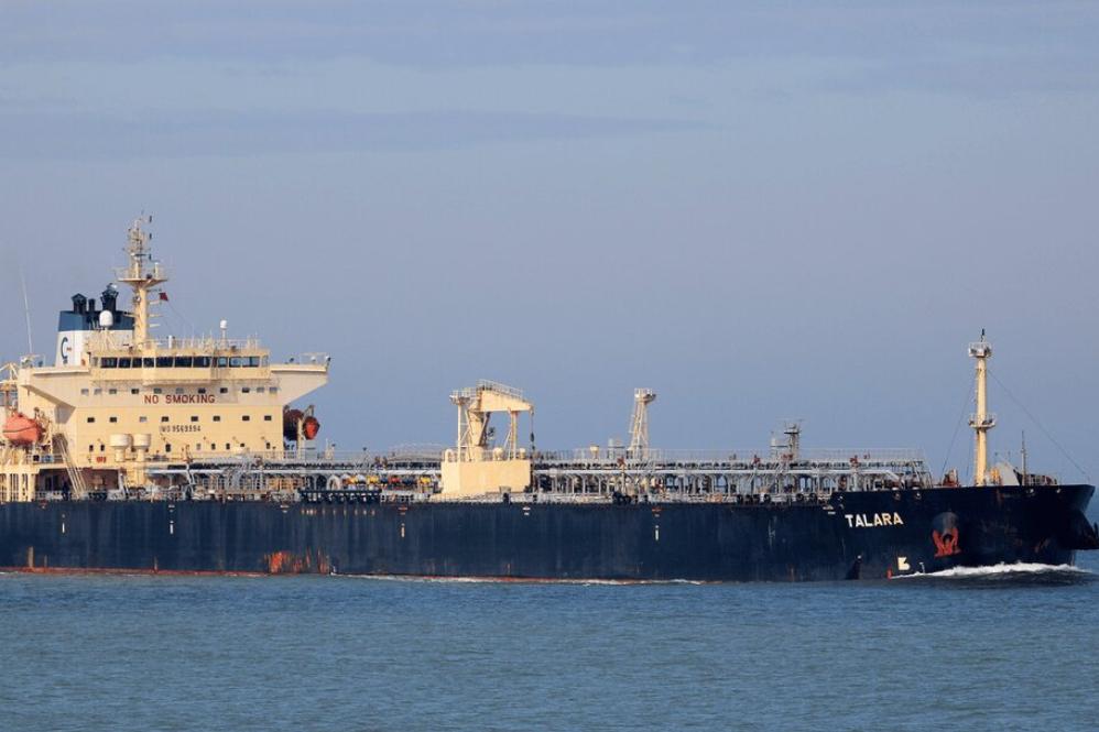 US Navy Blocks Iranian Oil Tankers Leaving Chabahar Port in Strait of Hormuz