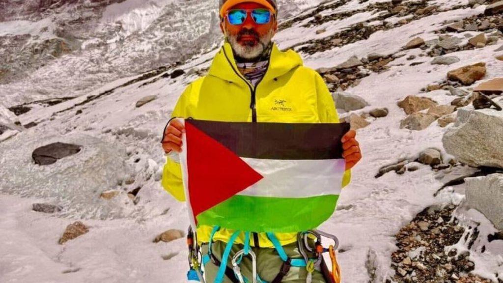 Mostafa Salameh Carries Gaza Children’s Letters to Mount Everest Summit