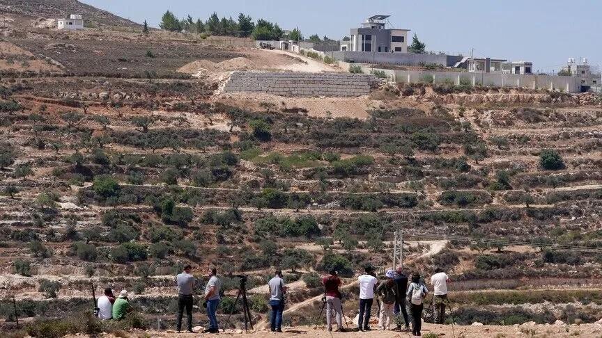 Israeli Settlers Divert Fasayil Spring Water, Cutting Off Palestinian Families in Jordan Valley