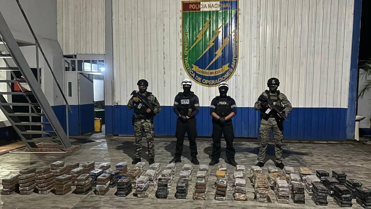 Crime Intel on X: "Panama: A total of 281 packages of drugs were seized during a routine inspection of a container on a transiting container ship destined for France. The drugs were hidden inside the container, which was intercepted in Panamanian territorial waters. https://t.co/2C9T0NZQsr" / X