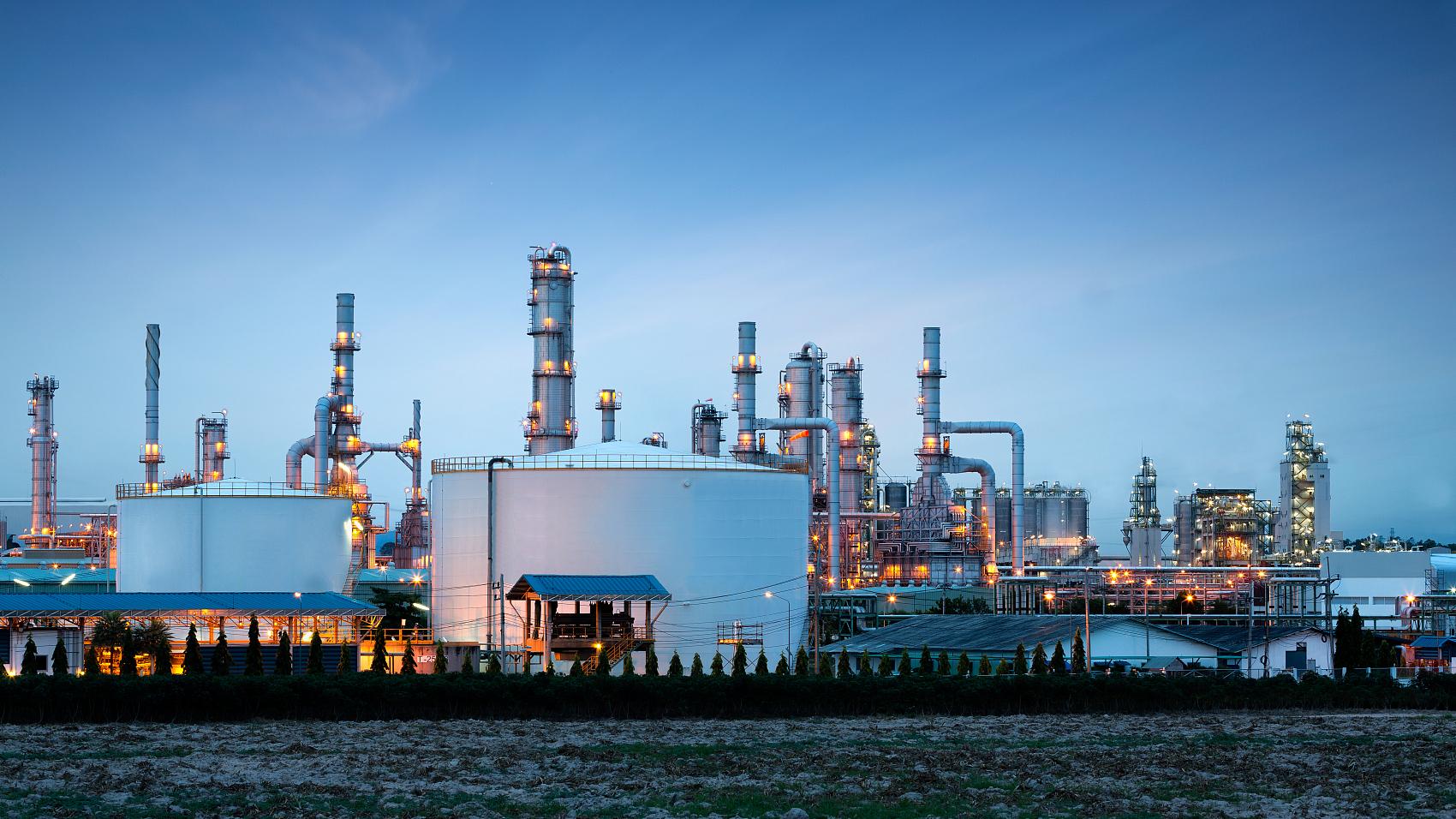 Five EU Ministers Urge Windfall Tax on Energy Firms as Fuel Prices Surge