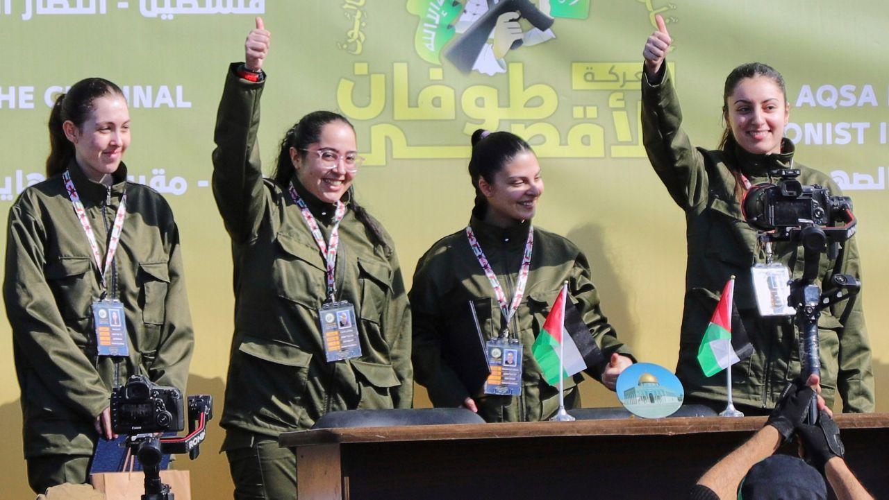 Hamas Frees Four Female Israeli Soldiers, Swapping for 200 Palestinian Prisoners