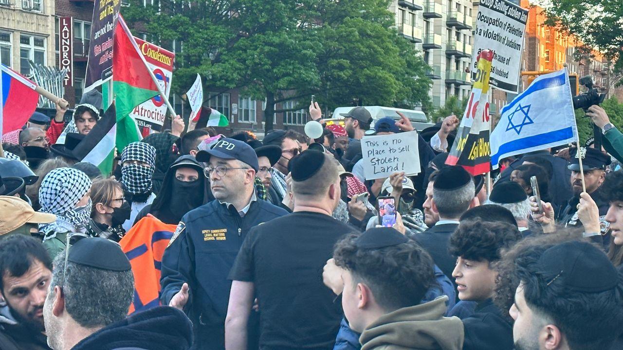 NYPD Cracks Down on Pro-Palestinian Protesters at Israeli Real Estate Expo in Midwood