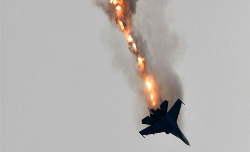 Iran Shoots Down U.S. F-15E Fighter Jet, Rescue Efforts Underway