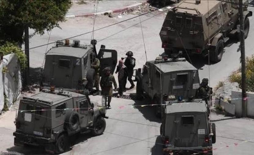 Israeli Forces Kill Palestinian Teenager In Nablus And Detain Youths Near Ramallah