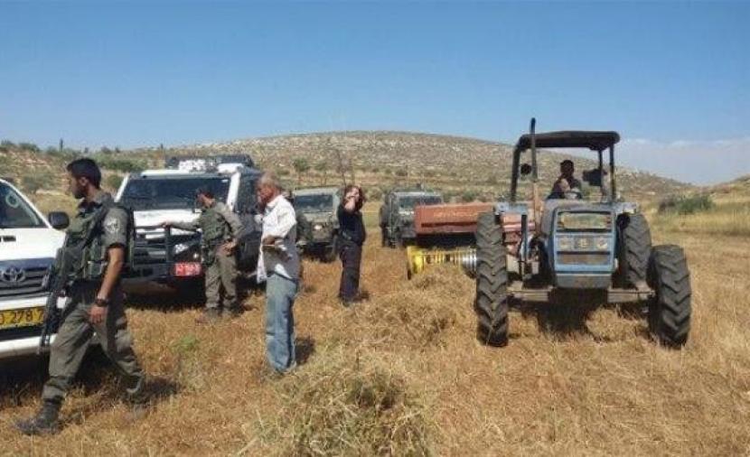 Israeli Occupation Army Encircles Kherbet Al-Ras Al-Ahmar, Isolating 47 Palestinian Families