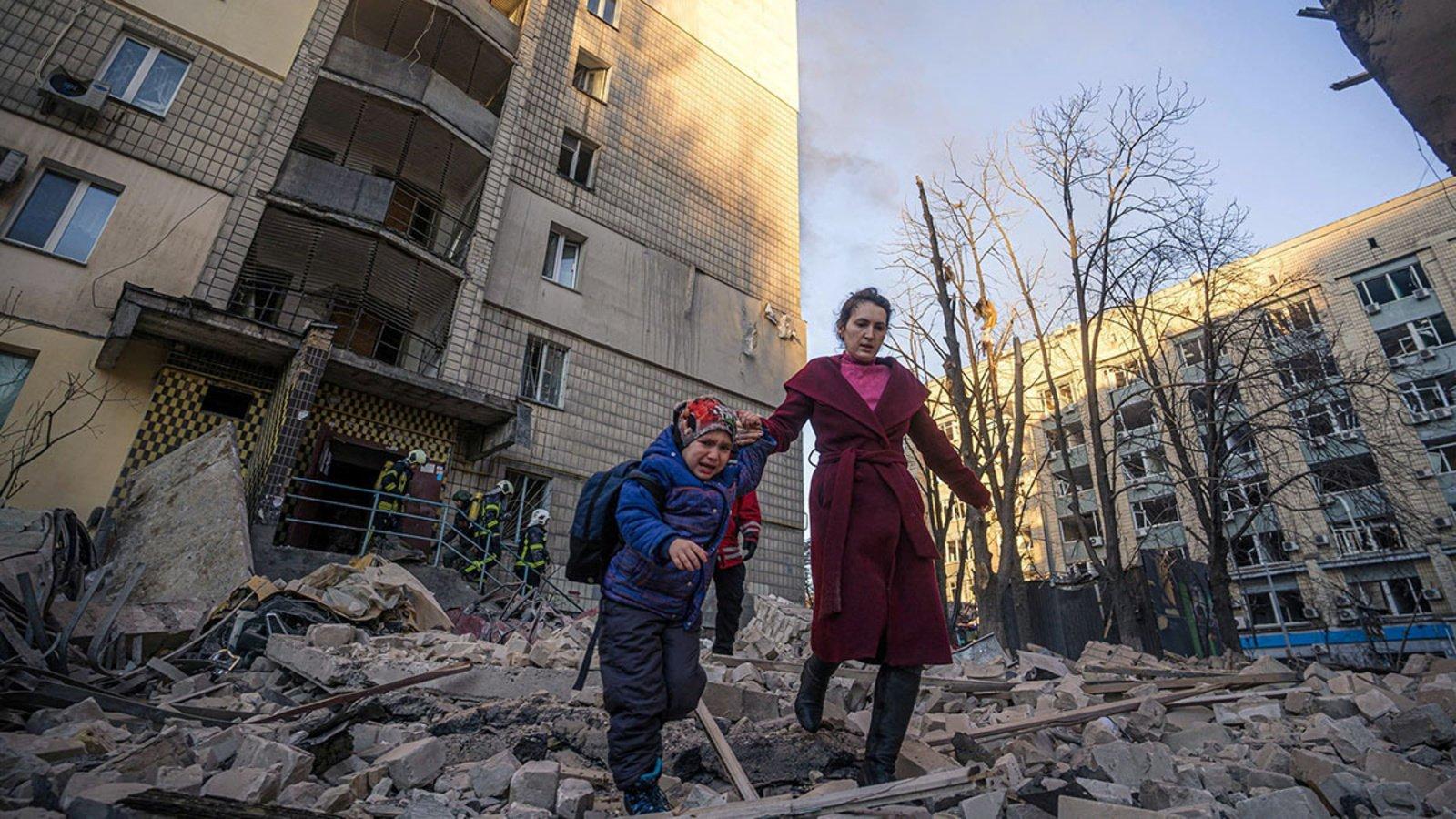 Russia Knocks Out Kyiv Power, Heating and Water in Latest Strikes